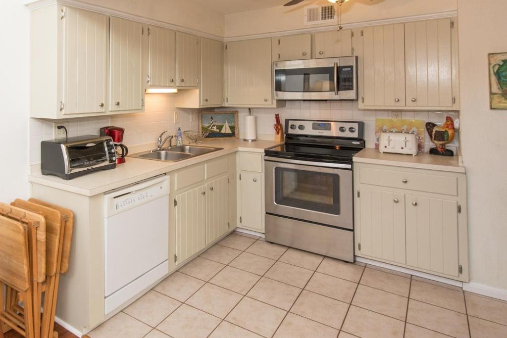 Beach Wood Retreat Home Main image 2