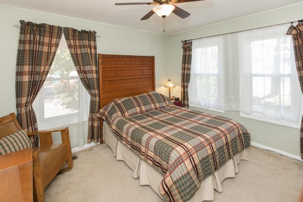 Popular attractions Area Nearby Property